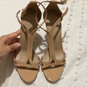 Tory Burch nude heels